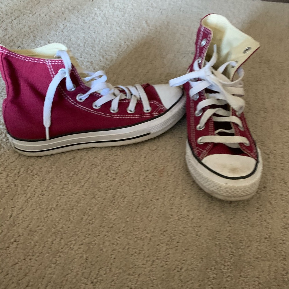 Maroon converse high tops